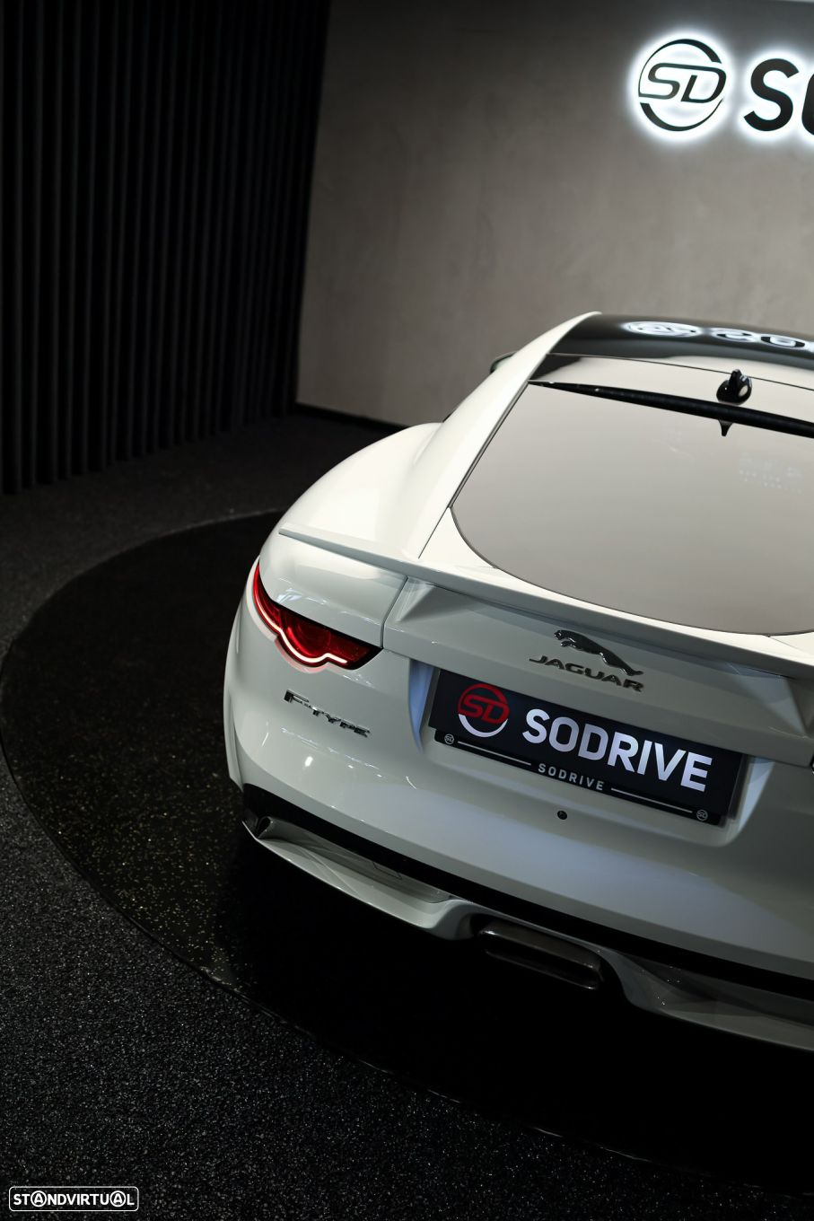 Jaguar F-Type 2.0 i4 R-Dynamic - 51