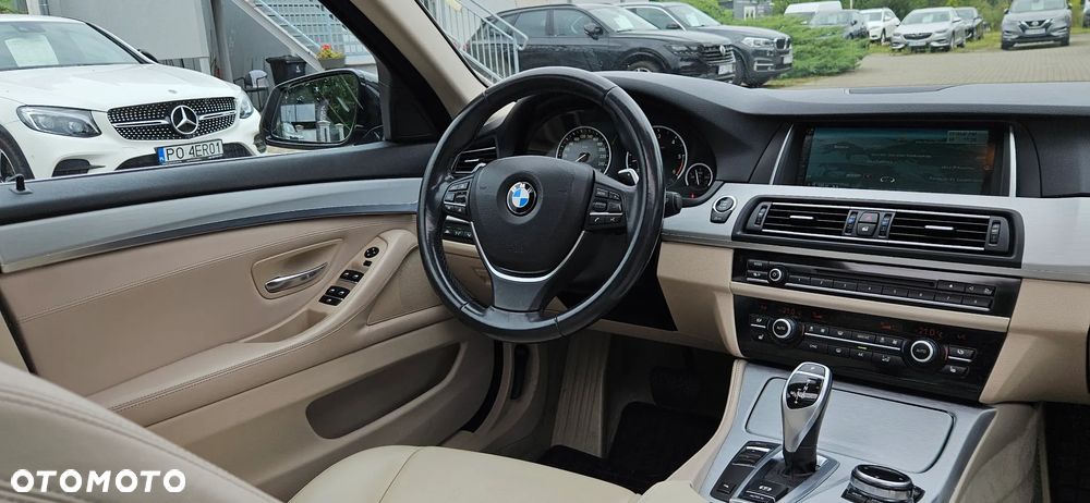 BMW Seria 5 530d Touring Modern Line - 21