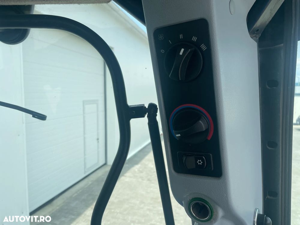 New Holland T6080 - 27