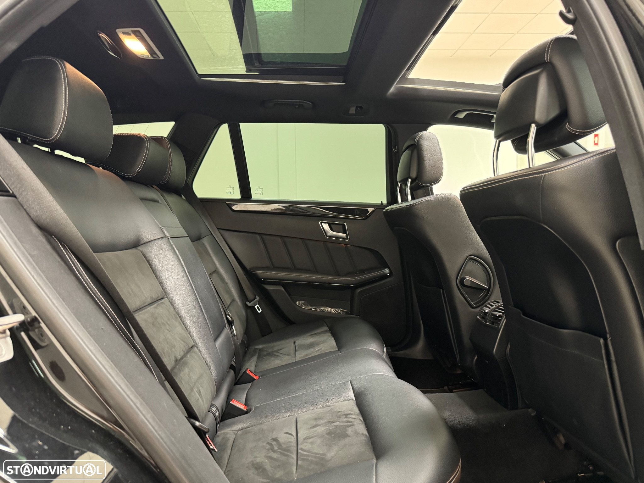 Mercedes-Benz E 300 Bluetec Hybrid Avantgarde - 36
