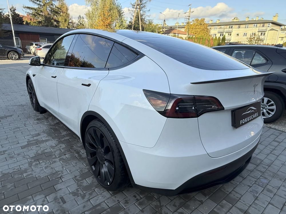 Tesla Model Y Performance AWD - 8