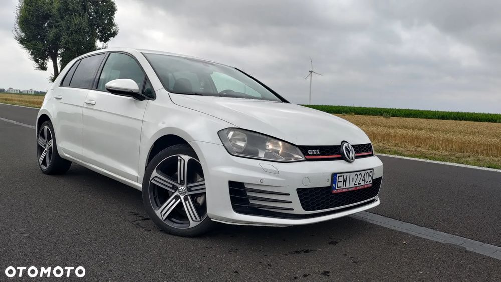 Volkswagen Golf 1.6 TDI BlueMotion Technology Cup - 16
