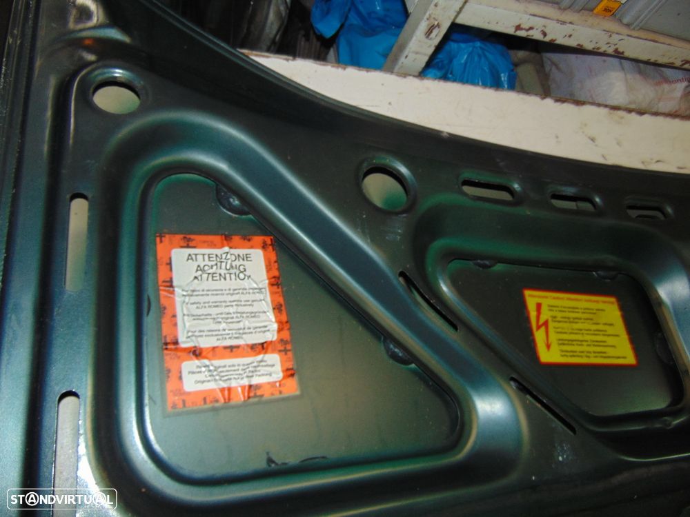 Alfa Romeo 33 capot - 9