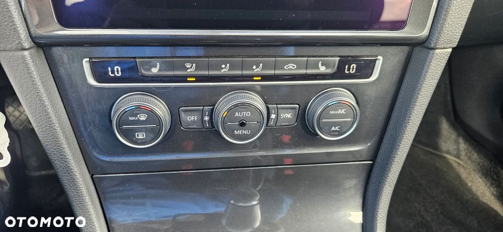 Volkswagen Golf - 31