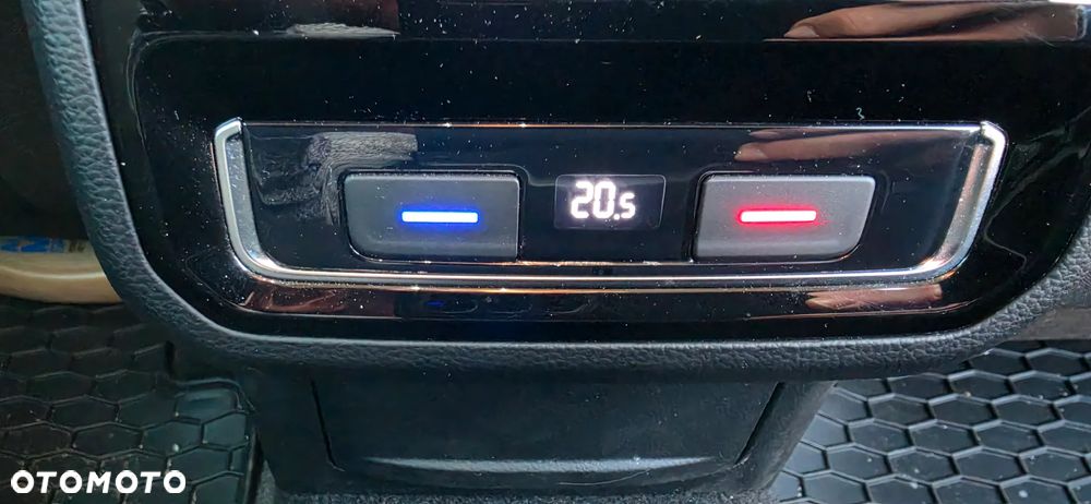 Volkswagen Passat - 12