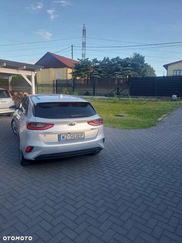 Kia Ceed 1.6 CRDi mHEV M - 2