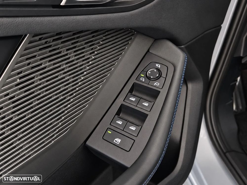 BMW 120 d Pack Desportivo M - 32