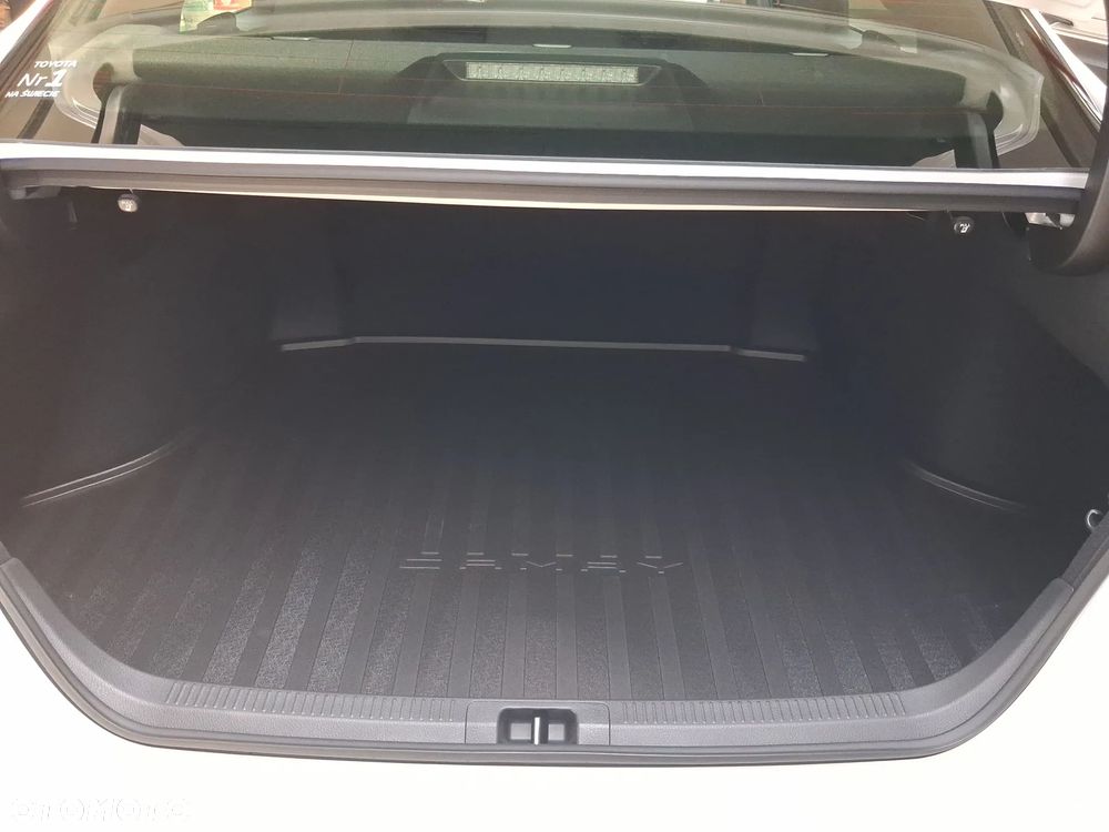 Toyota Camry - 20