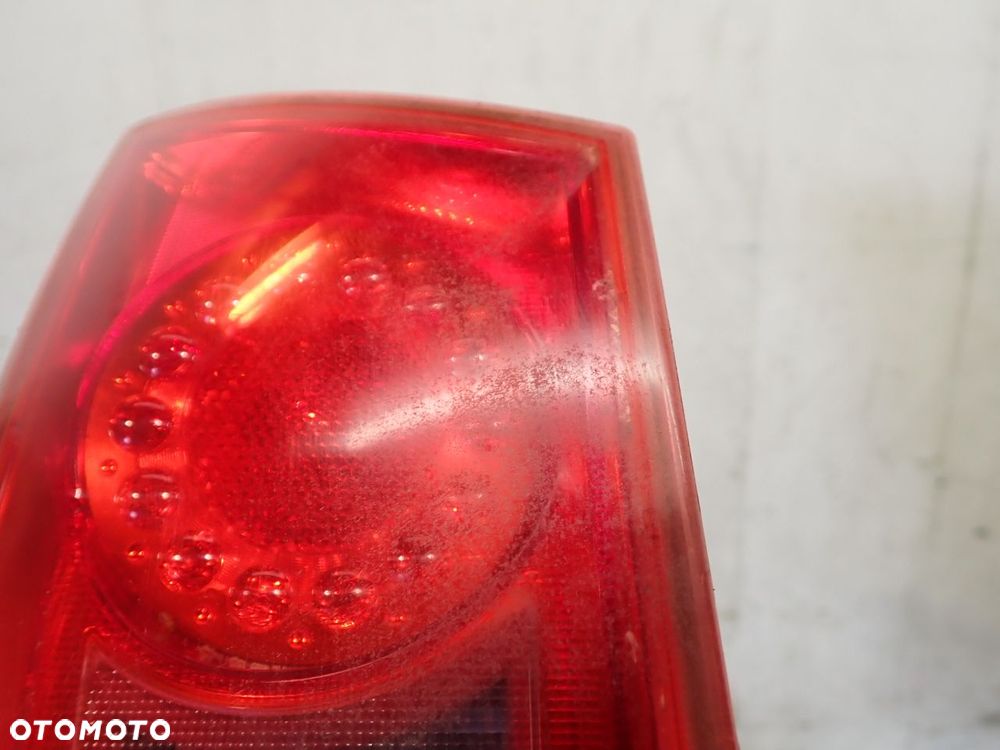 LAMPA PRAWA TYLNA KLAPA SEAT LEON II - 9