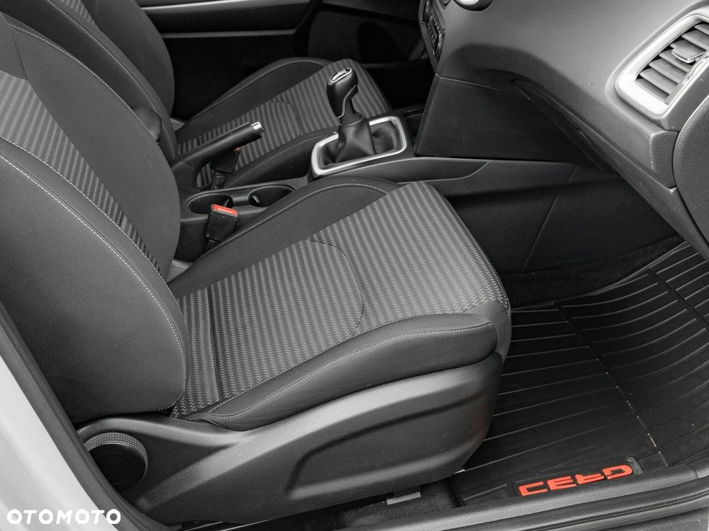 Kia Ceed 1.5 T-GDI M - 28