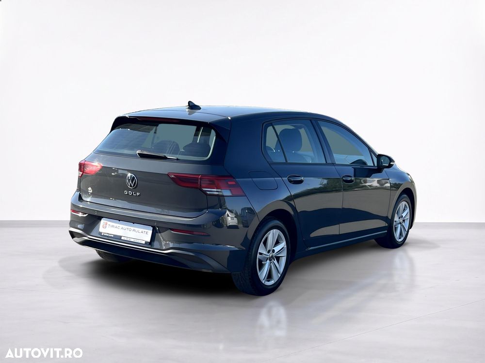 Volkswagen Golf - 6