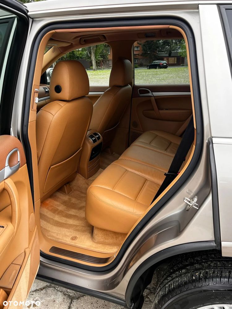 Porsche Cayenne - 10