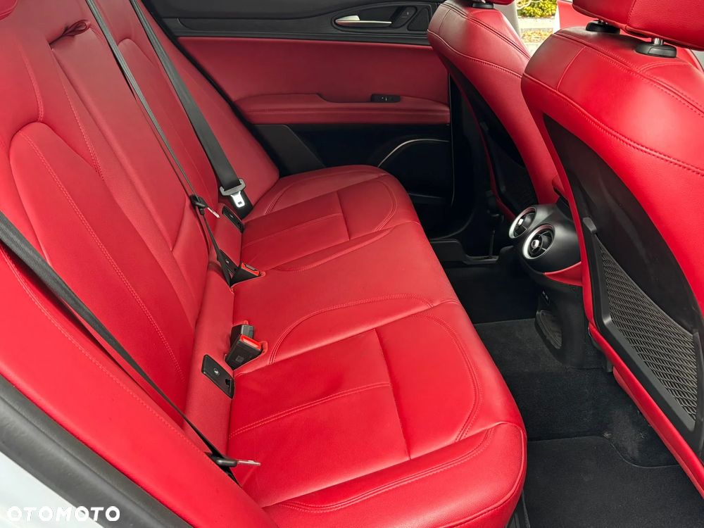 Alfa Romeo Stelvio - 15
