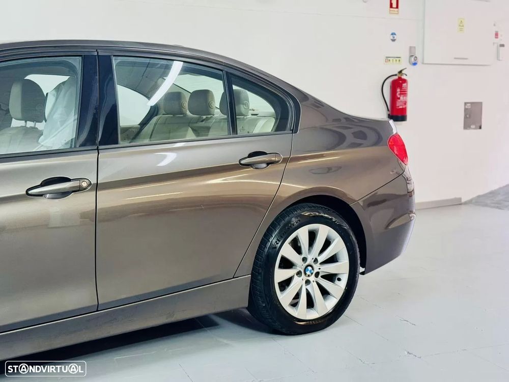 BMW 318 d Modern Line - 16