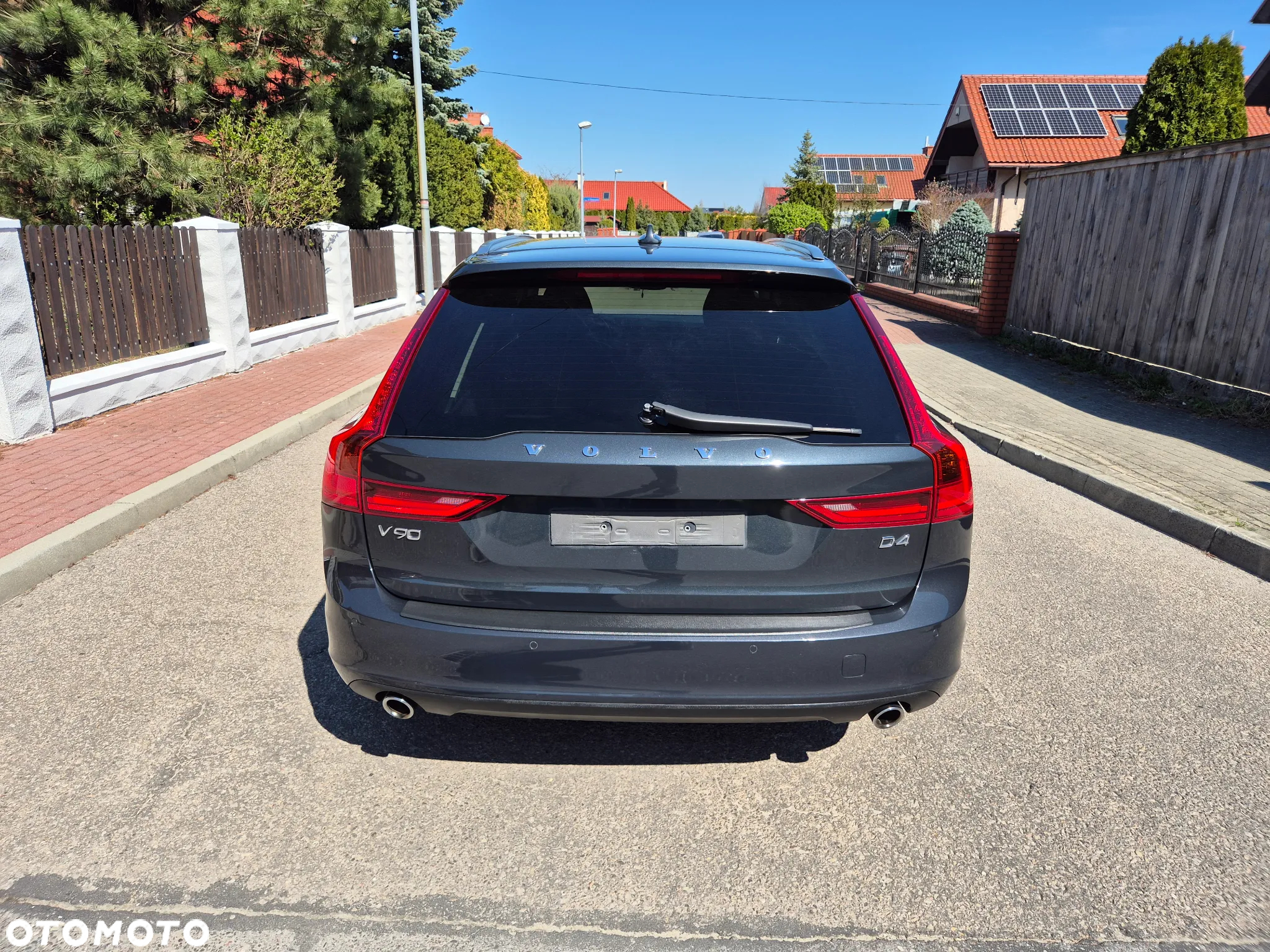 Volvo V90 D4 Geartronic Momentum Pro - 34