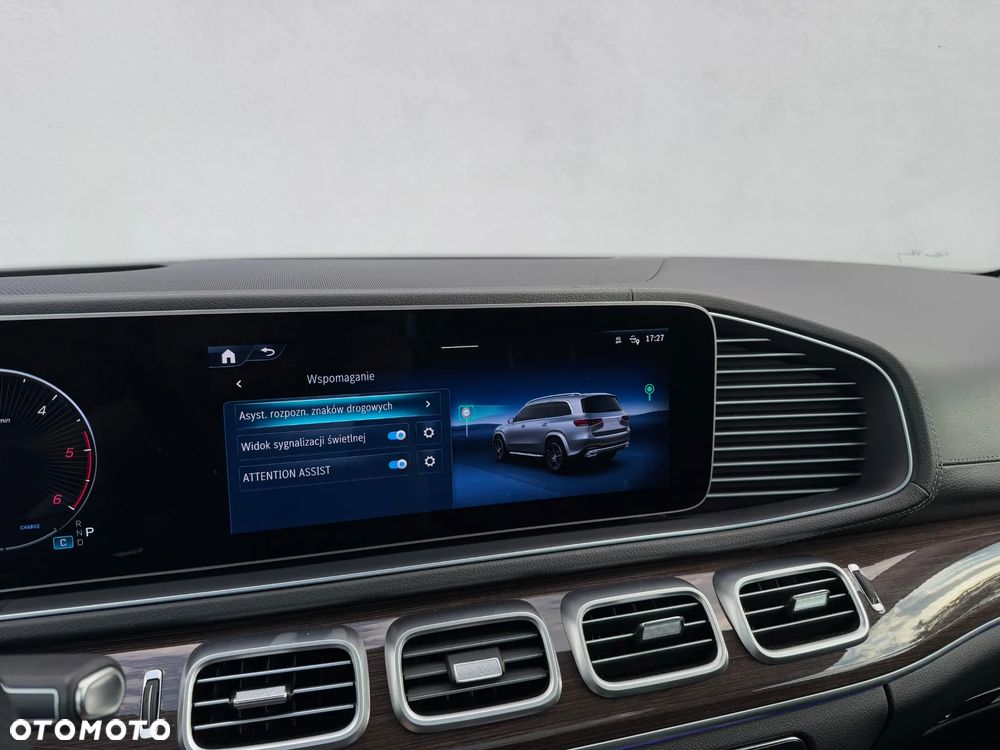 Mercedes-Benz GLS - 24