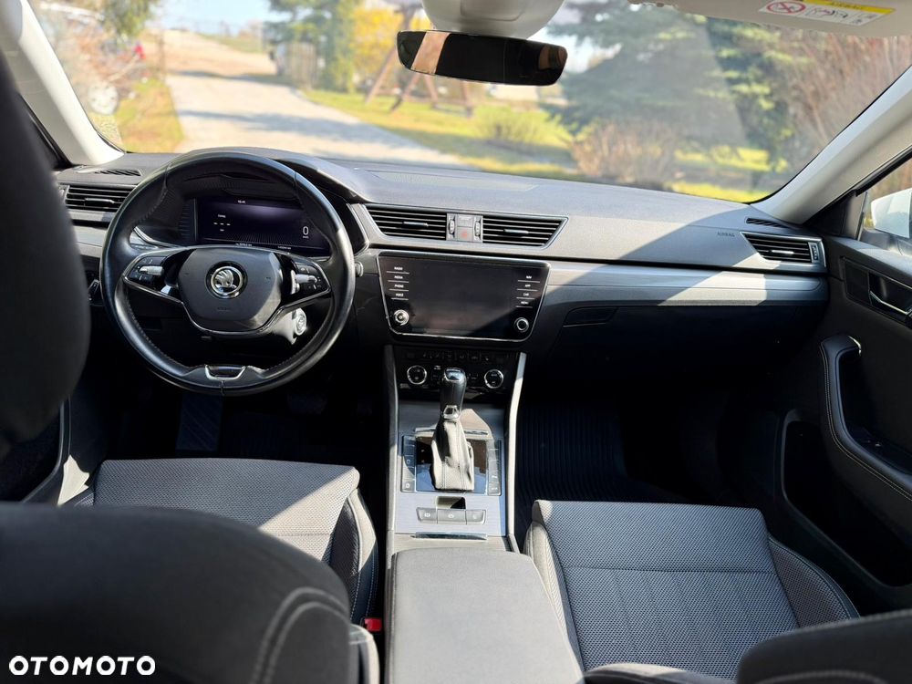 Skoda Superb 2.0 TDI SCR 4x4 Style DSG - 8