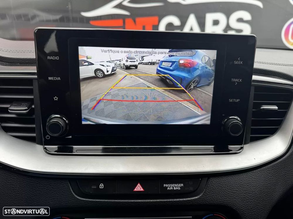 Kia Ceed SW 1.6 CRDi MHEV Drive+SRF - 10