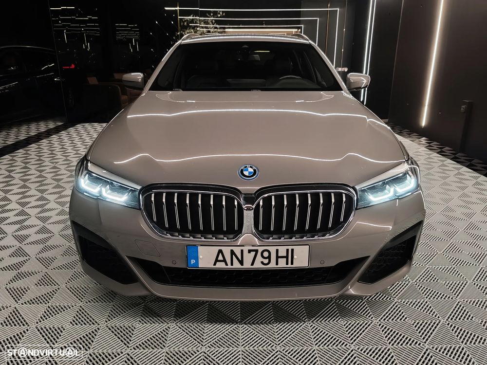 BMW 530 e Pack Desportivo M - 8