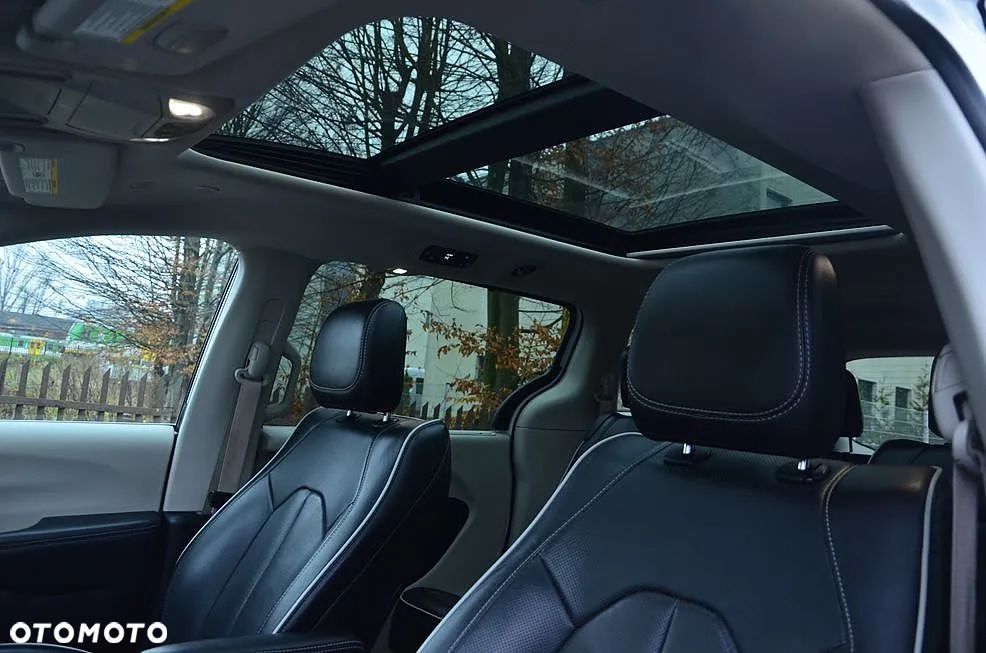 Chrysler Pacifica - 31