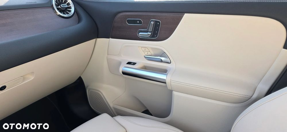 Mercedes-Benz GLA 250 4Matic 8G-DCT Progressive - 17