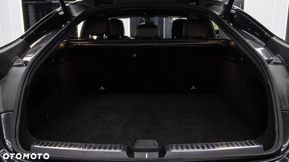 Mercedes-Benz GLC 300 e 4-Matic Business Edition - 30