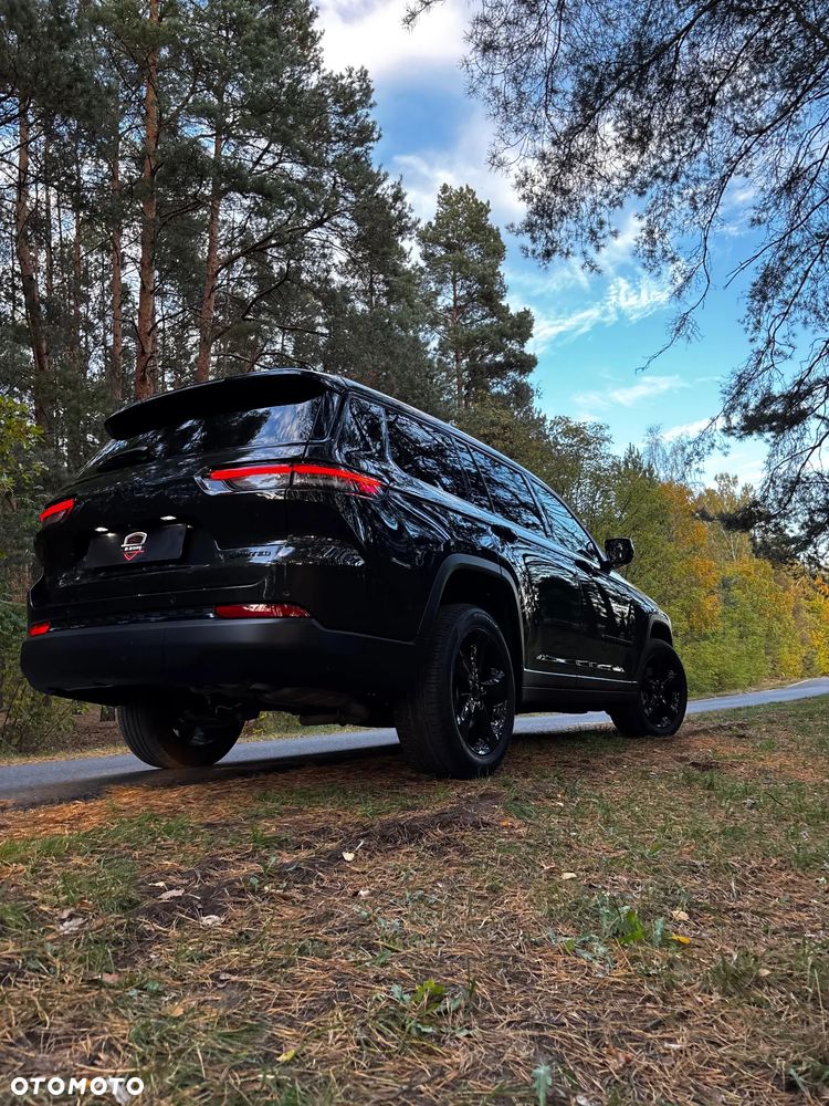 Jeep Grand Cherokee - 16