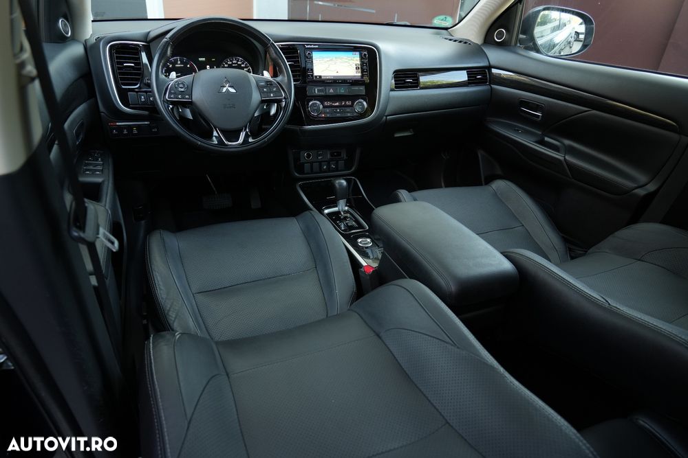 Mitsubishi Outlander 2.2 DI-D 4WD Automatik Diamant Edition - 27