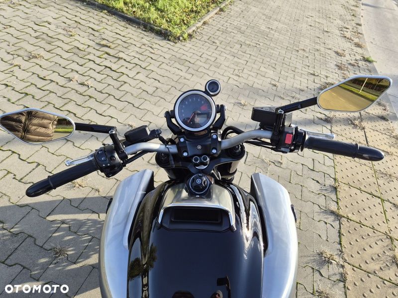 Yamaha V-MAX - 26