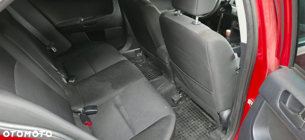 Mitsubishi Lancer 1.5 Invite - 12