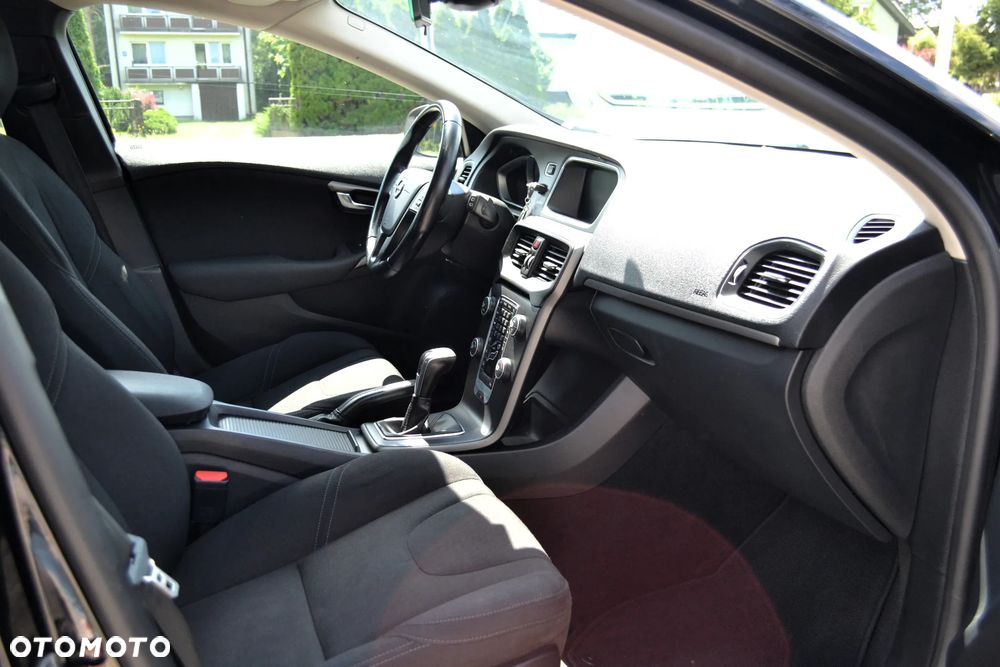 Volvo V40 D2 Kinetic - 9