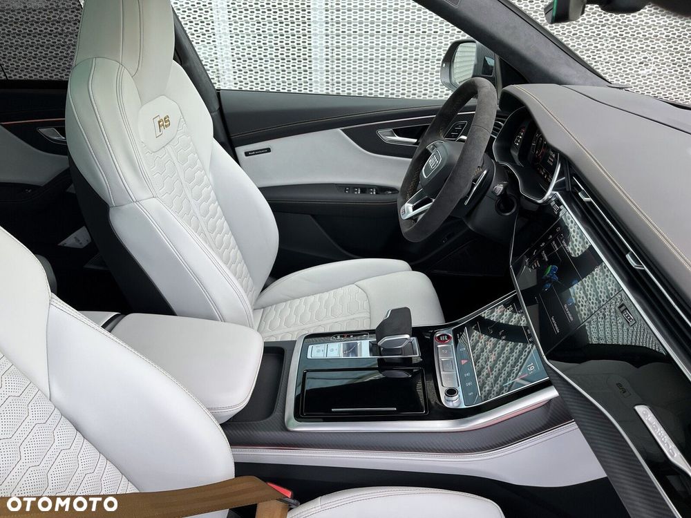 Audi RS Q8 - 30