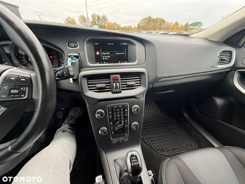 Volvo V40 D2 Momentum - 23