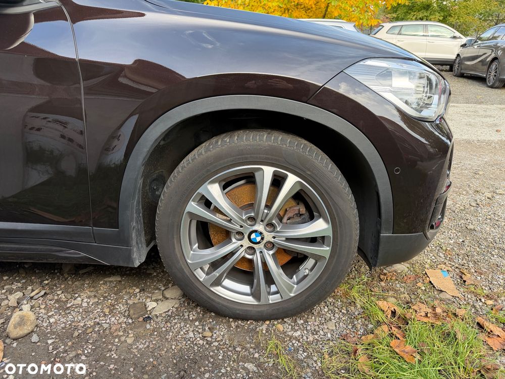BMW X1 xDrive20i Sport Line - 25