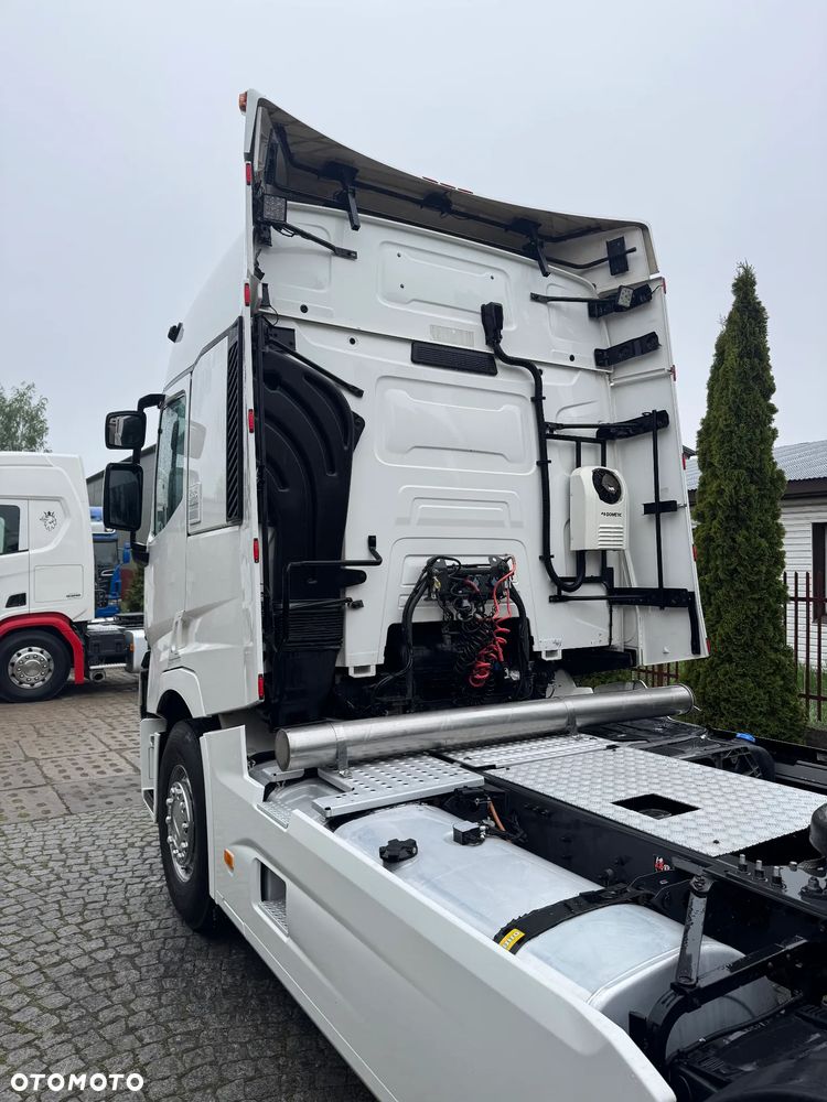 Renault T480 - 8