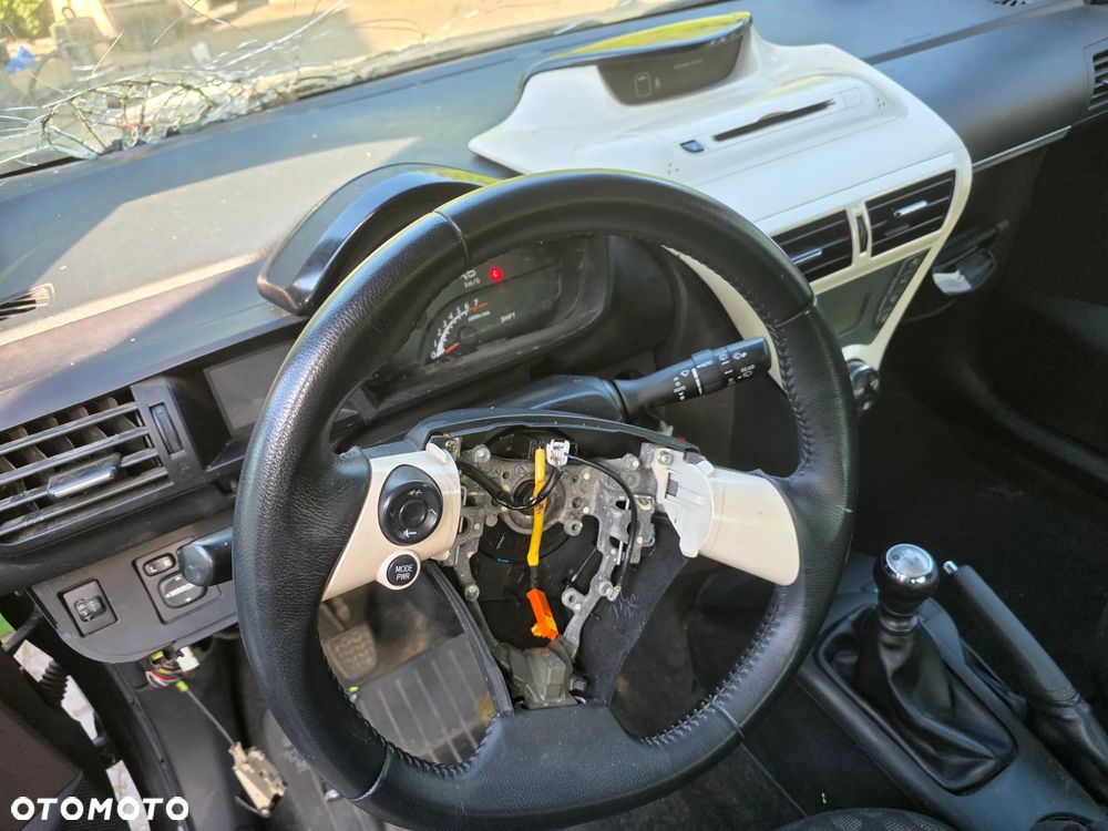 Toyota iQ 1.0 Sol - 7