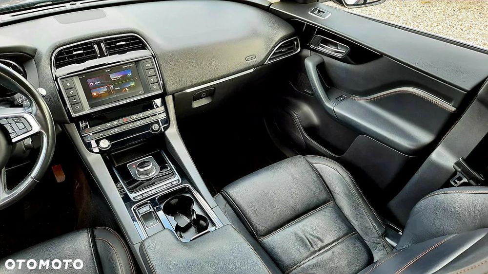 Jaguar F-Pace 2.0 i4D AWD Prestige - 23