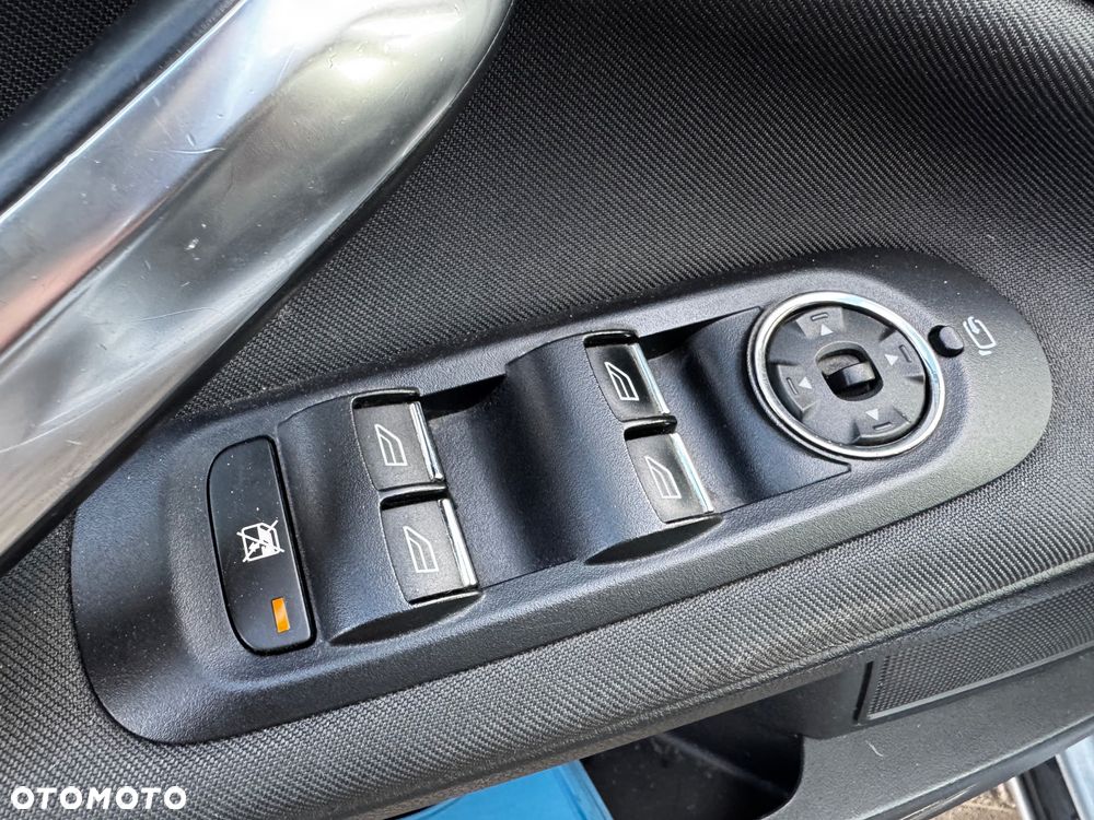 Ford Mondeo 1.6 Gold X - 19