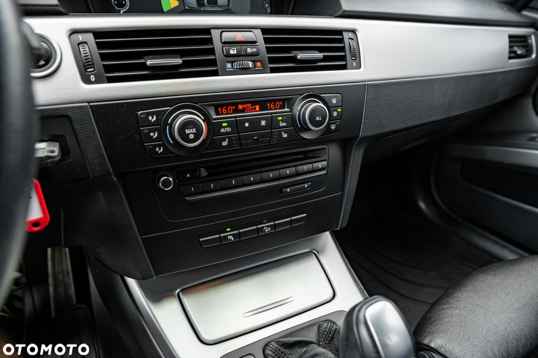 BMW Seria 3 330d xDrive DPF Touring Edition Sport - 31