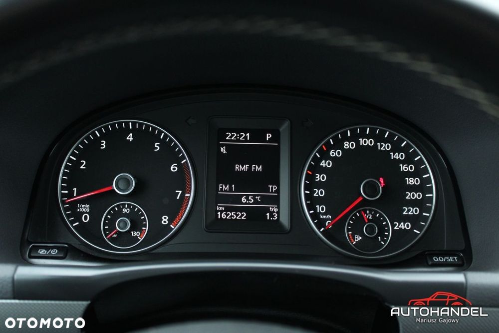 Volkswagen Touran - 10