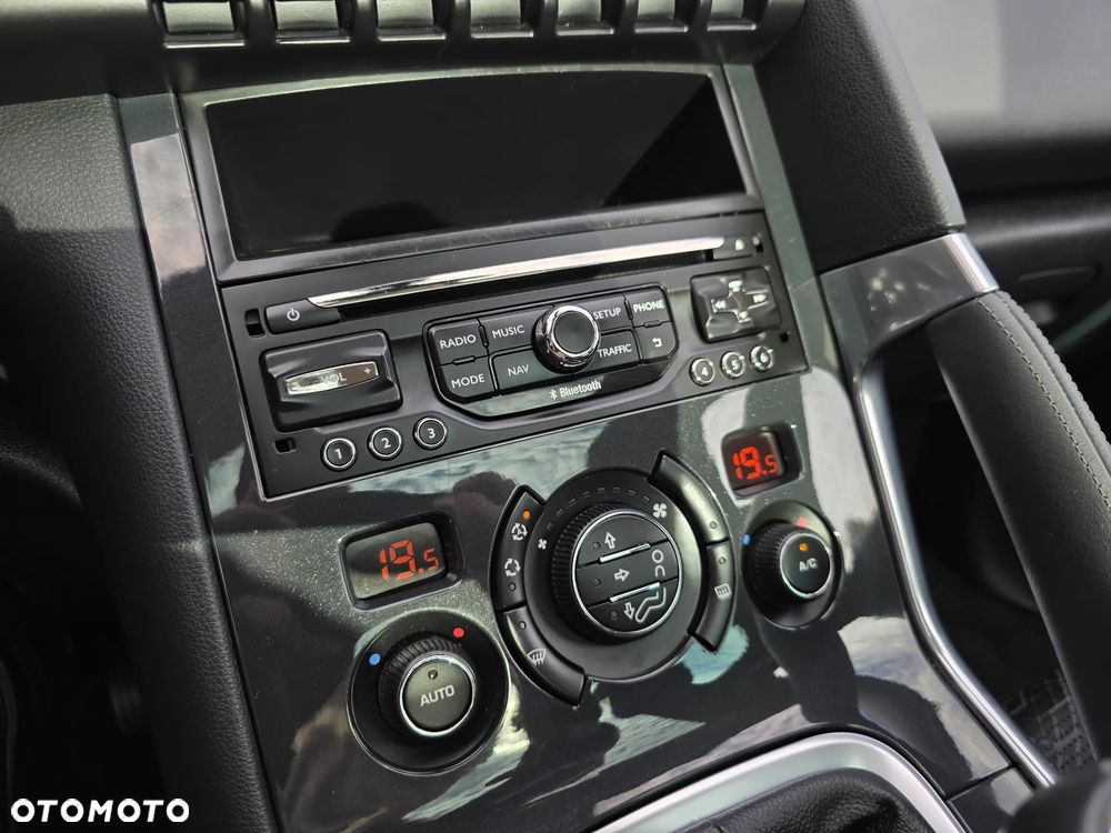 Peugeot 3008 155 THP Premium - 20
