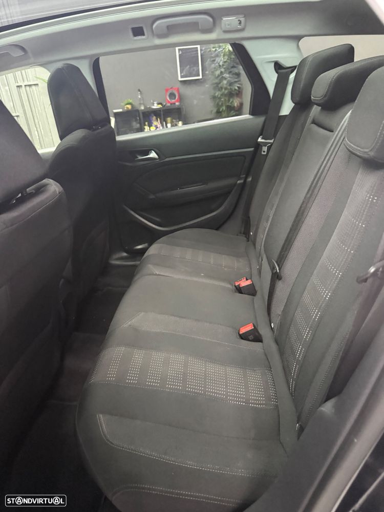 Peugeot 308 SW BlueHDi 130 EAT6 Stop & Start Allure - 17