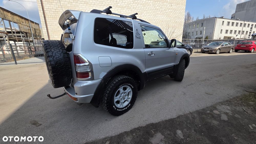 Mitsubishi Pajero - 19