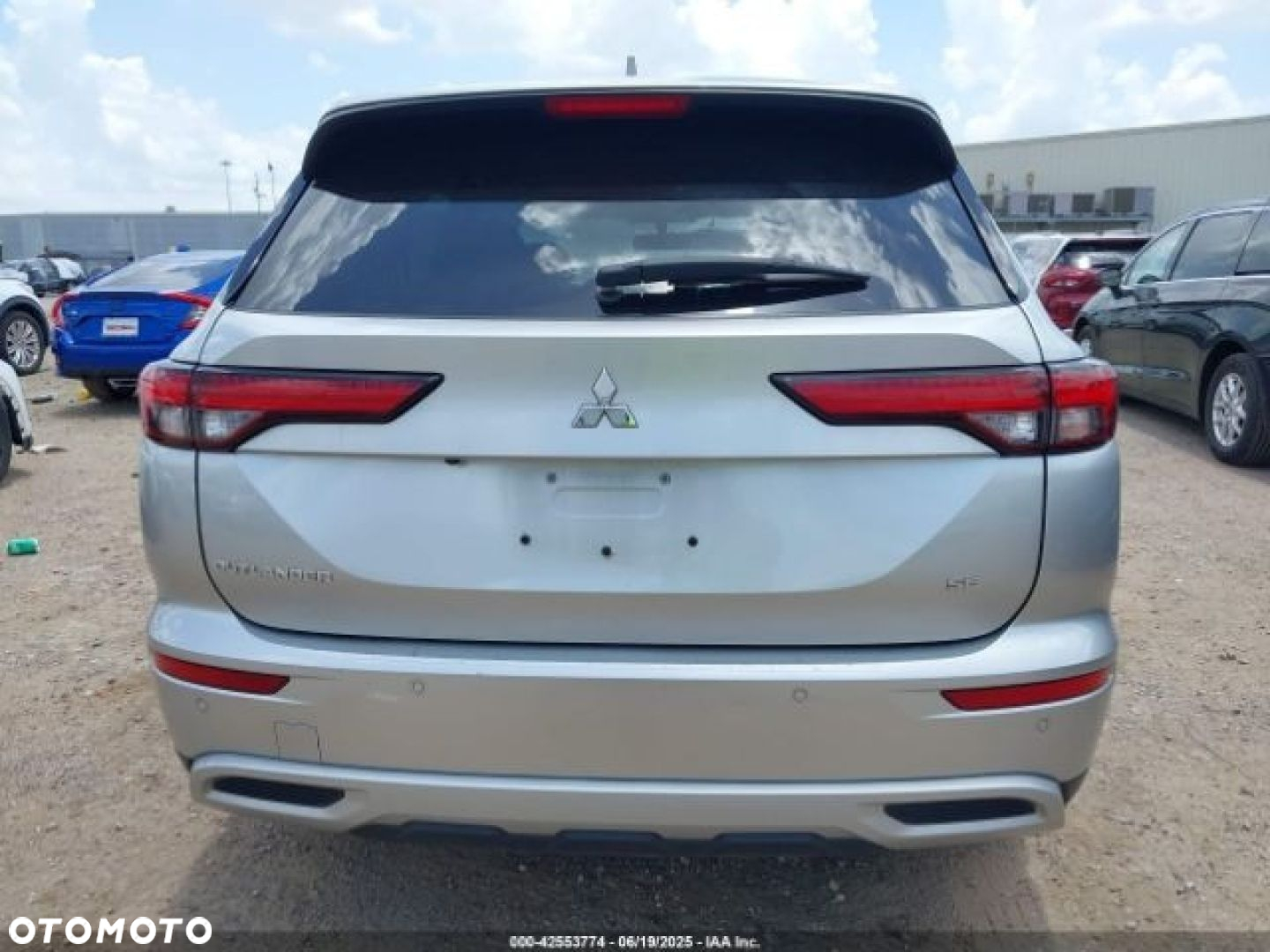 Mitsubishi Outlander - 8