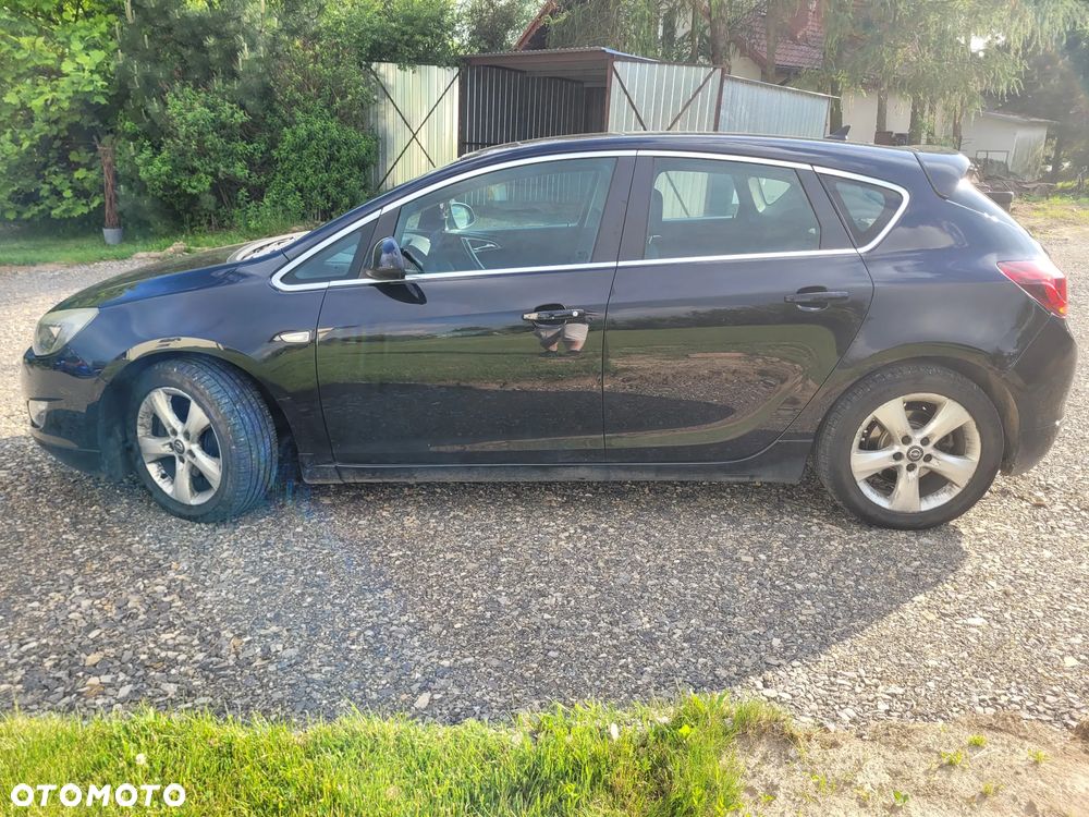 Opel Astra 2.0 CDTI Cosmo - 4