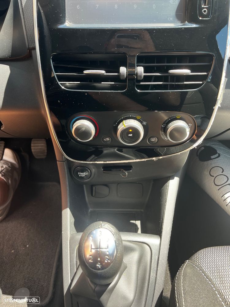 Renault Clio 1.5 dCi Dynamique Sport Edtion — fotografia 15