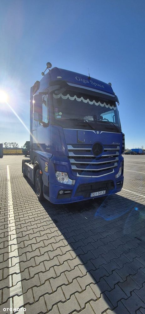 Mercedes-Benz Actros MP4 - 2