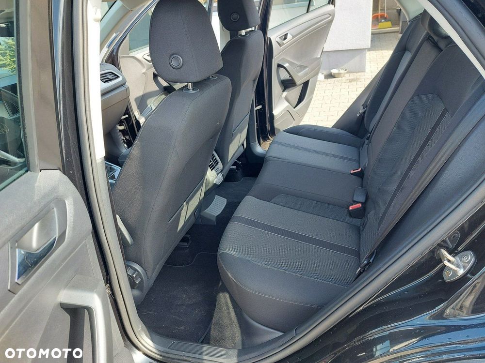 Volkswagen T-Roc - 12