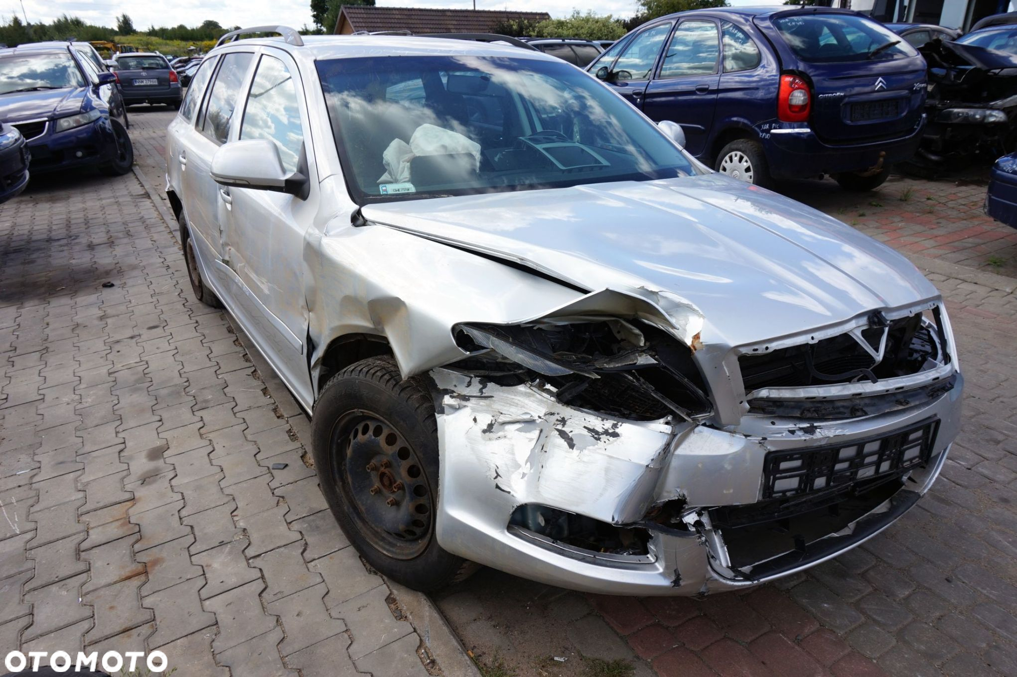 SKODA OCTAVIA II LIFT KOMBI 2012 9156 2.0 TDI CFHC 140KM NFP SREBRNY na części - 7