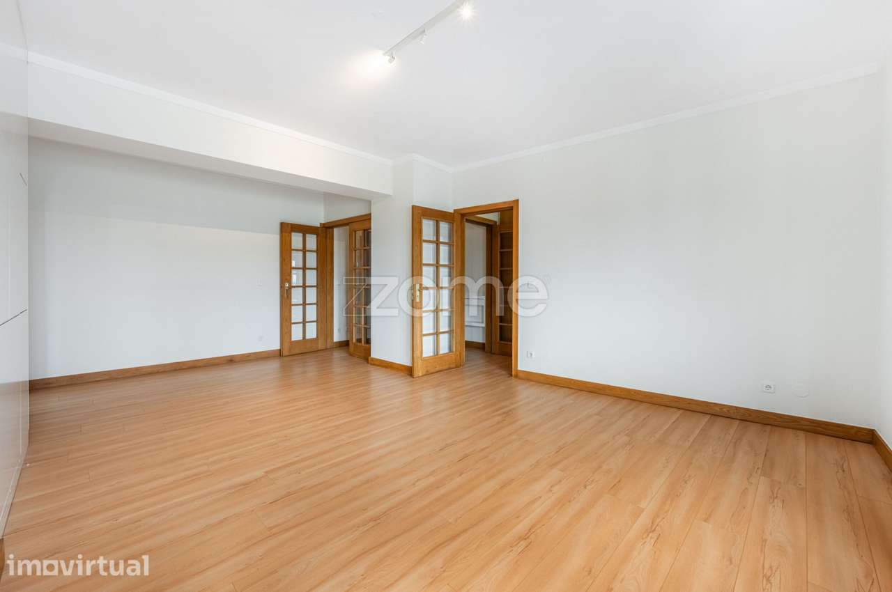Apartamento T2 com lugar de garagem - Mota Galiza, Porto - Grande imagem: 4/16